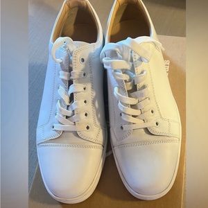 COPY - CHRISTIAN LOUBOUTIN 43.